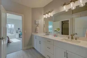 21 Cherrywood Cir, North Oaks, MN 55127 - Photo 32