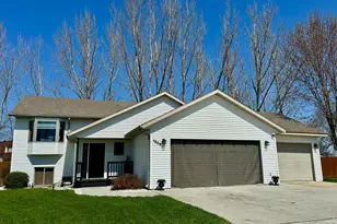 1509 Meadowlark Ct, Thief River Falls, MN 56701 - Photo 1