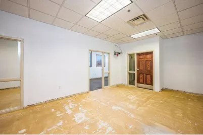 757 S State Street #Suite 4, Fairmont, MN 56031 - Photo 4