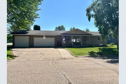 1006 10th Street SW, Wadena, MN 56482 - Photo 2