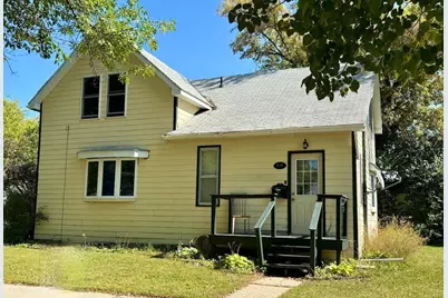 410 Knight Avenue N, Thief River Falls, MN 56701 - Photo 1