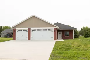 619 6th St, West Concord, MN 55985 - Photo 1