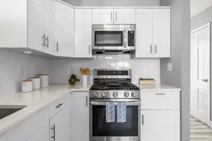 6140 Golden Valley Rd, Golden Valley, MN 55422 - Photo 4