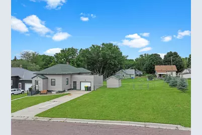 312 4th Street E, Jasper, MN 56144 - Photo 2