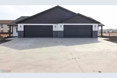 1406 Prairie Lane, Wahpeton,  58075 - Photo 2