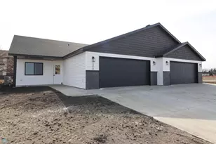 1408 Prairie Ln, Wahpeton,  58075 - Photo 4