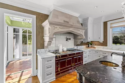 2427 E Lake Of The Isles Parkway, Minneapolis, MN 55405 - Photo 8