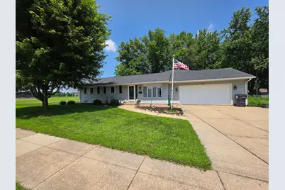 1206 19th Avenue SW, Austin, MN 55912 - Photo 1
