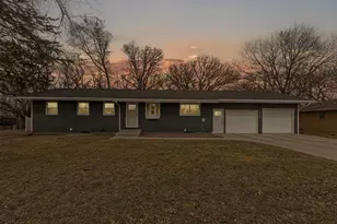 1214 Springfield Pkwy, Jackson, MN 56143 - Photo 1