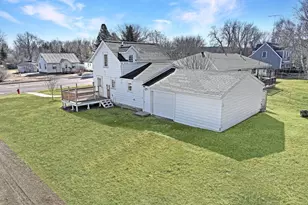 854 Ash Ave, Westbrook, MN 56183 - Photo 2