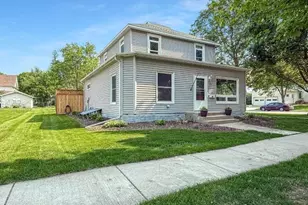 227 E 2nd St, Blue Earth, MN 56013 - Photo 48