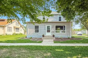 227 E 2nd St, Blue Earth, MN 56013 - Photo 1