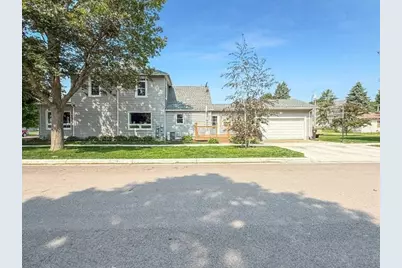 227 E 2nd Street, Blue Earth, MN 56013 - Photo 2