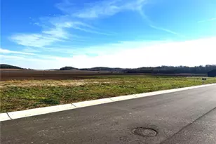 85 Rolling Hills Dr, Elgin, MN 55932 - Photo 1