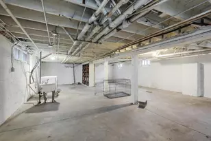 918 Queen Ave N, Minneapolis, MN 55411 - Photo 40