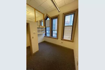 211 Broadway Avenue S, Rochester, MN 55904 - Photo 10