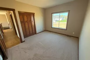 1306 18th St NE, Austin, MN 55912 - Photo 10