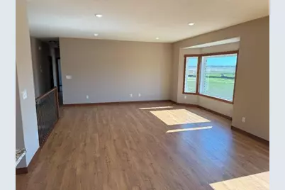 1306 18th Street NE, Austin, MN 55912 - Photo 6