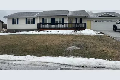 306 7th Street SW, Roseau, MN 56751 - Photo 2