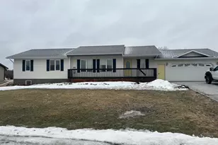 306 7th St SW, Roseau, MN 56751 - Photo 2