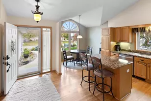 6708 Chadwick Dr, Savage, MN 55378 - Photo 4