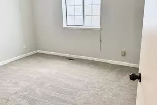 8573 Cardiff Ln, Eden Prairie, MN 55344 - Photo 12