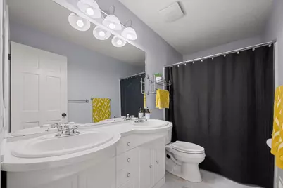 10517 Aquila Avenue S, Bloomington, MN 55438 - Photo 12