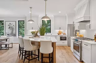 592 Harbor Ct, Shoreview, MN 55126 - Photo 8