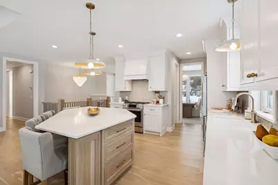 599 Harbor Court, Shoreview, MN 55126 - Photo 4