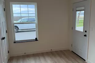 5889 41st St S, Fargo, ND 58104 - Photo 8