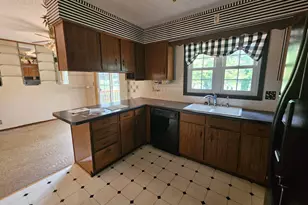 1810 Michaelle Ln, Albert Lea, MN 56007 - Photo 6