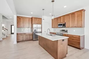 1517 Creekwood Dr, New Richmond, WI 54017 - Photo 8