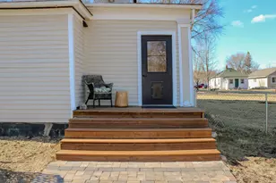 311 W 7th St, Morris, MN 56267 - Photo 8