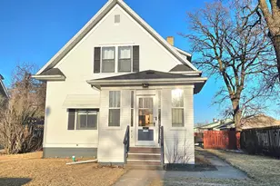 812 Horace Ave N, Thief River Falls, MN 56701 - Photo 1