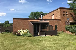 350 Oakwood Dr, New Brighton, MN 55112 - Photo 1