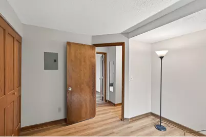 570 Laurel Avenue, Saint Paul, MN 55102 - Photo 24