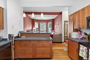 570 Laurel Ave, Saint Paul, MN 55102 - Photo 10