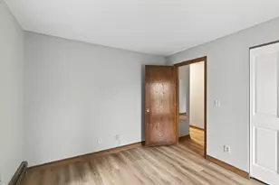 570 Laurel Ave, Saint Paul, MN 55102 - Photo 26