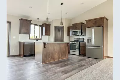 4646 9th Street NE, Saint Cloud, MN 56304 - Photo 1