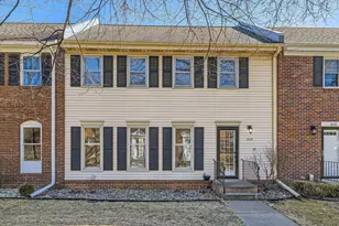 605 Maple Park Dr, Mendota Heights, MN 55118 - Photo 1