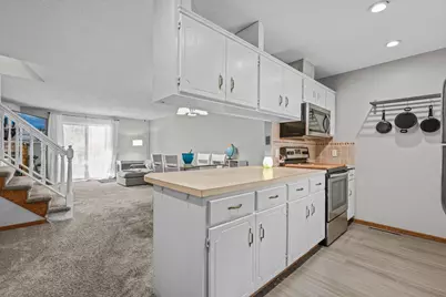 104 South Drive #B, Circle Pines, MN 55014 - Photo 4