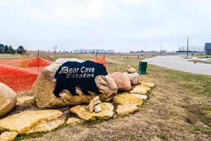 711 Kodiak Dr NW, Stewartville, MN 55976 - Photo 1