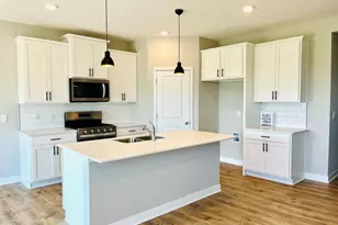 8337 Brumby Trl, Woodbury, MN 55129 - Photo 4