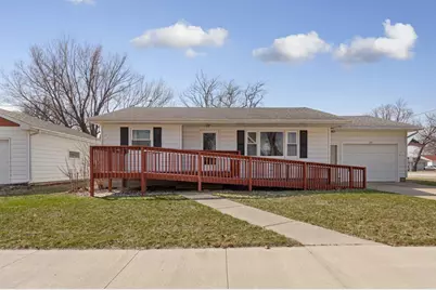 137 2nd Avenue N, Waldorf, MN 56091 - Photo 1