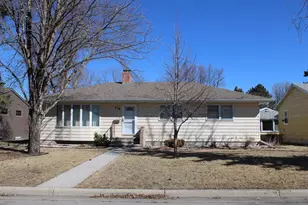 416 Maple Ave S, Thief River Falls, MN 56701 - Photo 1