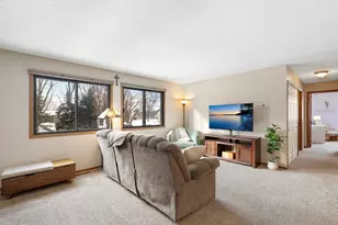 5650 Brandlwood Ct, White Bear Lake, MN 55110 - Photo 4