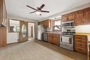 2591 Carver Ave E, Maplewood, MN 55119 - Photo 14