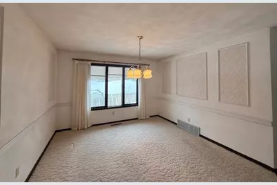 107 Sunnyside Drive E, Caledonia, MN 55921 - Photo 6