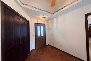 107 Sunnyside Dr E, Caledonia, MN 55921 - Photo 2