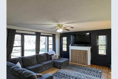 305 Kneale Avenue N, Thief River Falls, MN 56701 - Photo 8